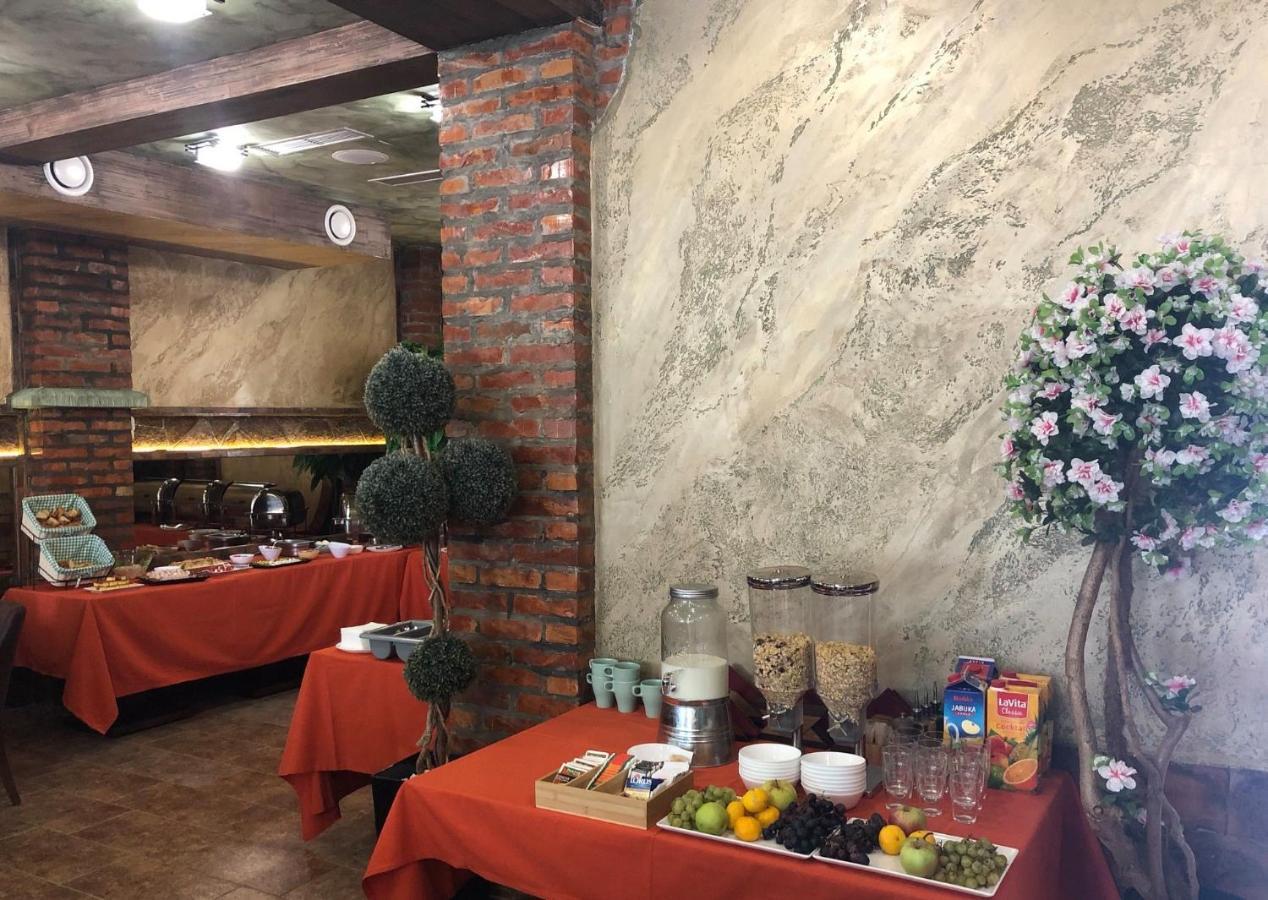 Каштел Pancevo Hotel Eksteriør billede