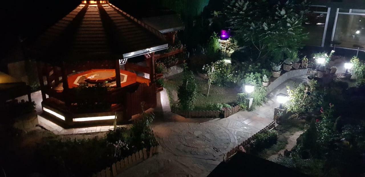 Каштел Pancevo Hotel Eksteriør billede