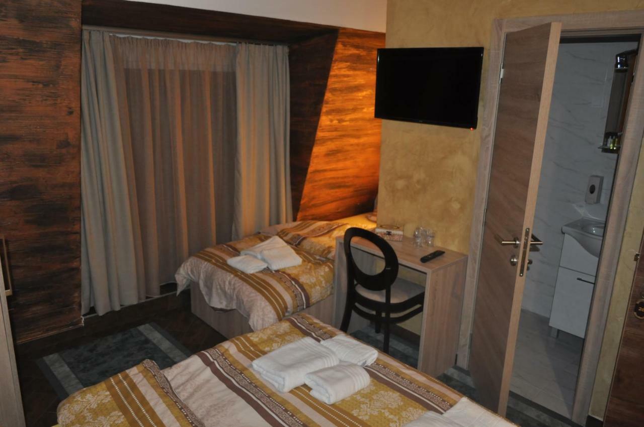 Каштел Pancevo Hotel Eksteriør billede