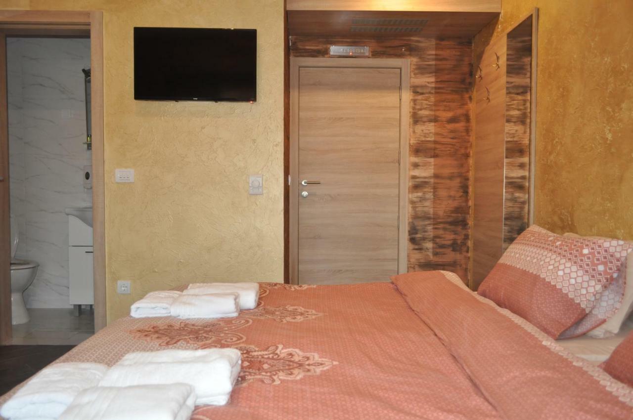 Каштел Pancevo Hotel Eksteriør billede