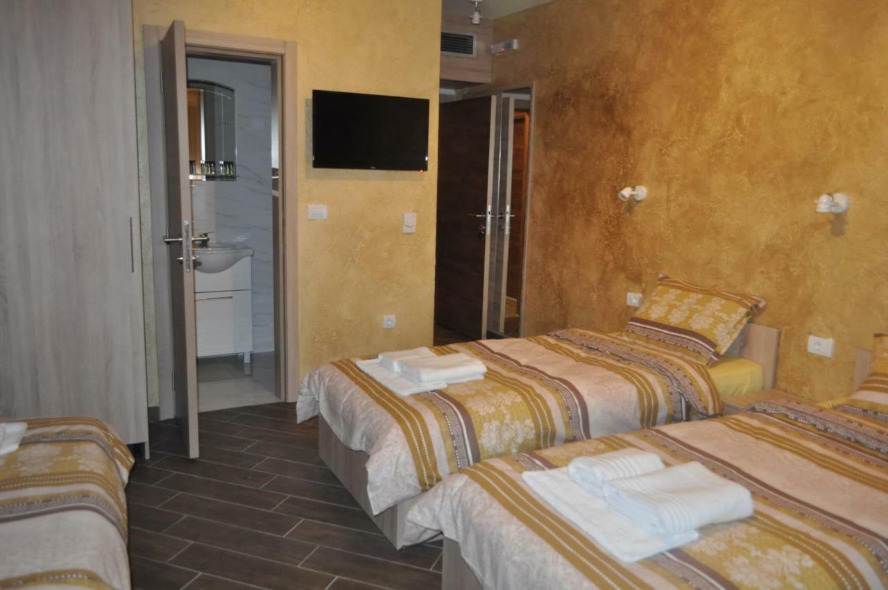 Каштел Pancevo Hotel Eksteriør billede